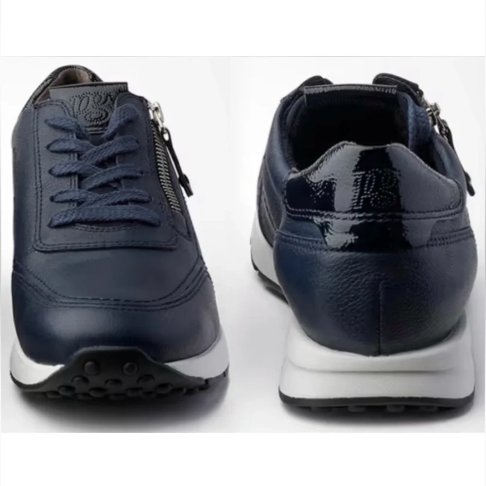 Navy Blue Leather sneakers. US 8.5
In Box, Never Used - Picture 14 of 14